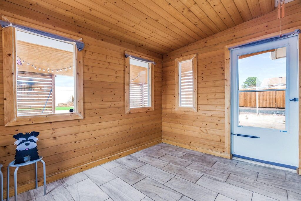 Image 5 of property listing at 555 Vegas Drive, Las Vegas, NM 87701