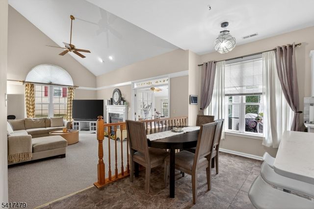 30 Cascades Ter, Branchburg Twp., NJ 08876