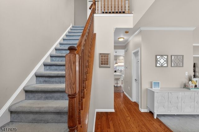 30 Cascades Ter, Branchburg Twp., NJ 08876