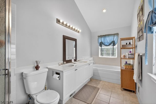 30 Cascades Ter, Branchburg Twp., NJ 08876