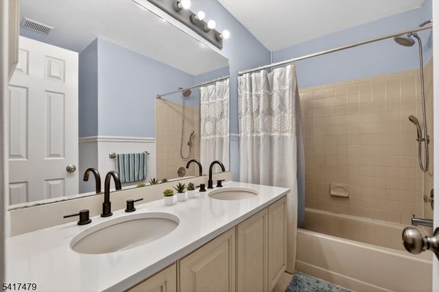 30 Cascades Ter, Branchburg Twp., NJ 08876