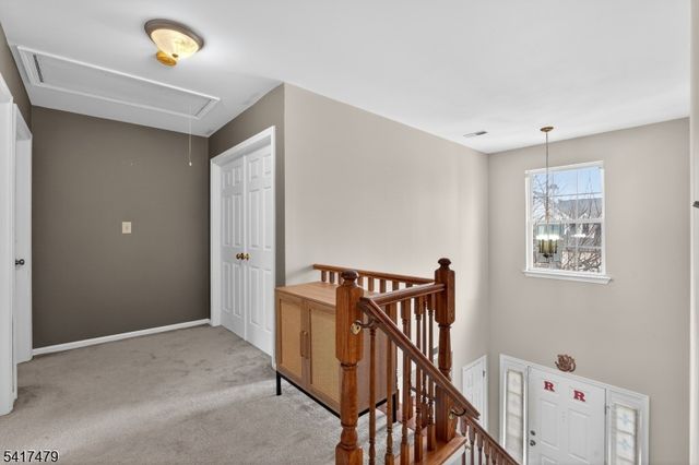 30 Cascades Ter, Branchburg Twp., NJ 08876