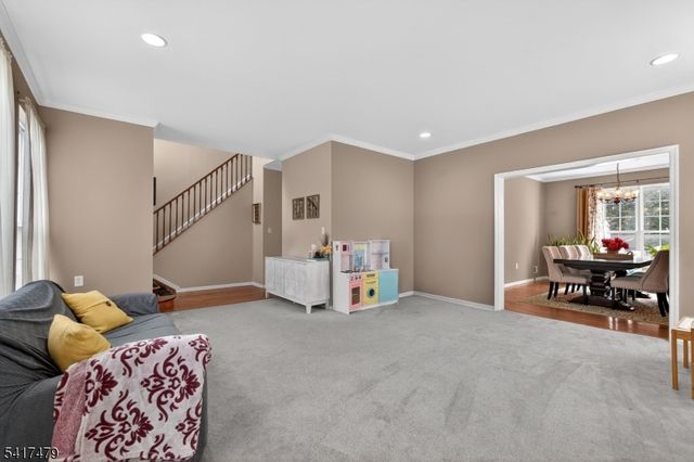 30 Cascades Ter, Branchburg Twp., NJ 08876