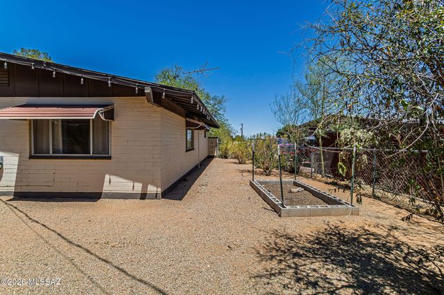 117 W George Truit Street, Corona De Tucson, AZ 85641