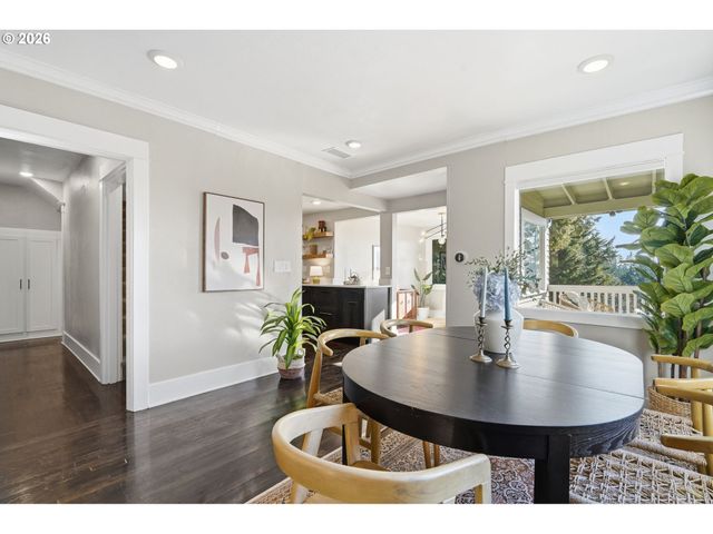 3708 Sw PATTON Rd, Portland, OR 97221