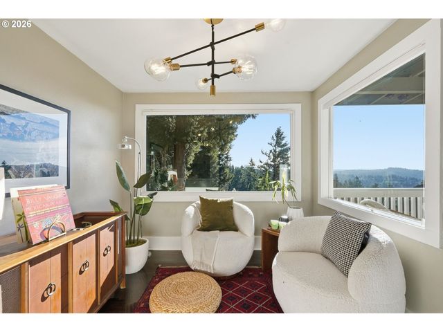 3708 Sw PATTON Rd, Portland, OR 97221