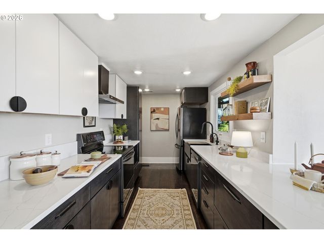 3708 Sw PATTON Rd, Portland, OR 97221