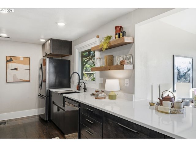 3708 Sw PATTON Rd, Portland, OR 97221