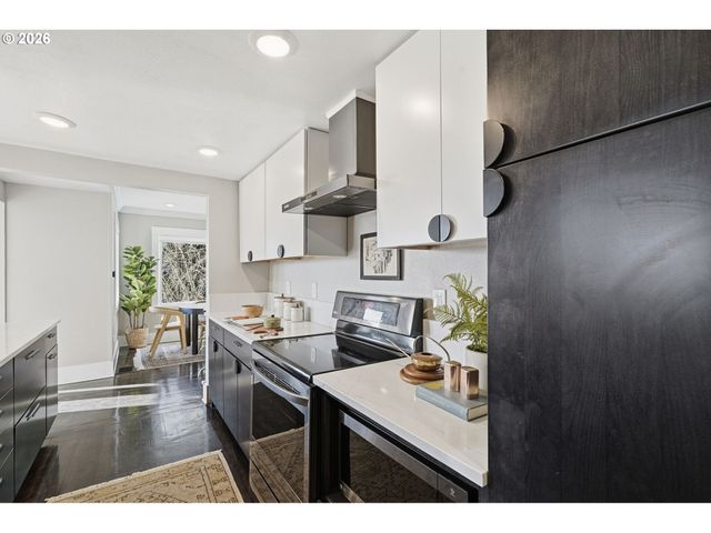 3708 Sw PATTON Rd, Portland, OR 97221