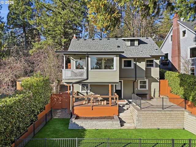 3708 Sw PATTON Rd, Portland, OR 97221