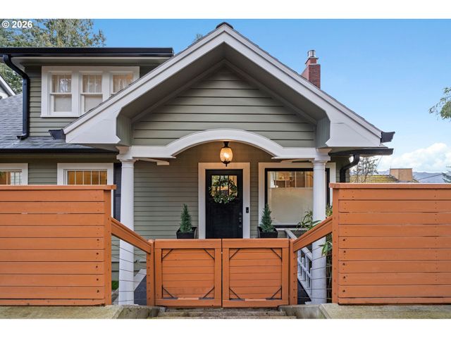 3708 Sw PATTON Rd, Portland, OR 97221