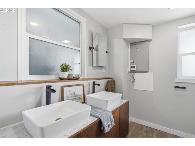 3708 Sw PATTON Rd, Portland, OR 97221