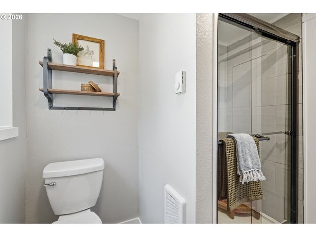 3708 Sw PATTON Rd, Portland, OR 97221