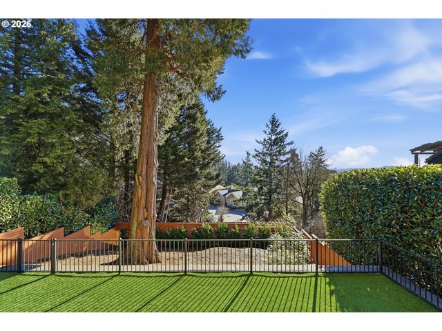 3708 Sw PATTON Rd, Portland, OR 97221