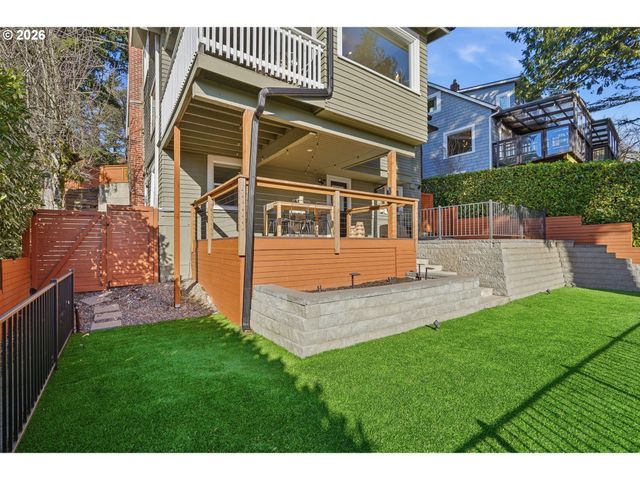 3708 Sw PATTON Rd, Portland, OR 97221