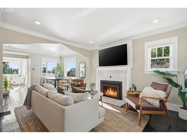 3708 Sw PATTON Rd, Portland, OR 97221