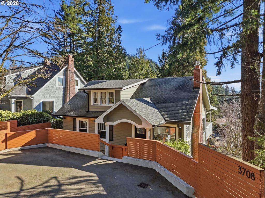 3708 Sw PATTON Rd, Portland, OR 97221