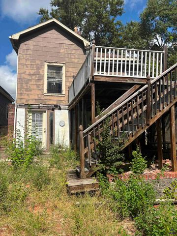 986 Maple Street, Macon, GA 31201