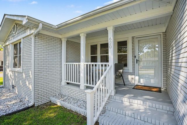 620 8th Ave. S, Surfside Beach, SC 29575