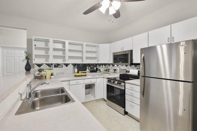 2831 Cimarron Trail, Madison, WI 53719