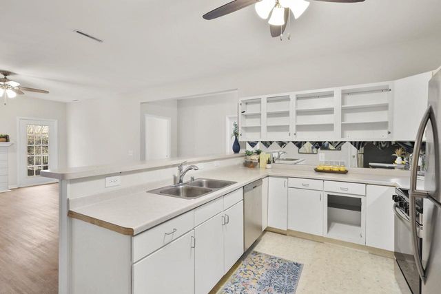 2831 Cimarron Trail, Madison, WI 53719