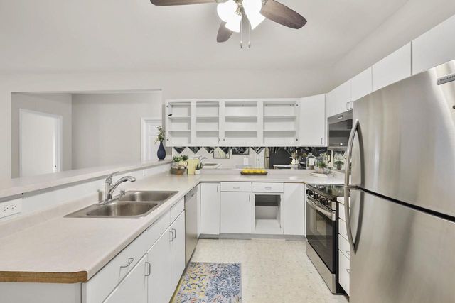 2831 Cimarron Trail, Madison, WI 53719