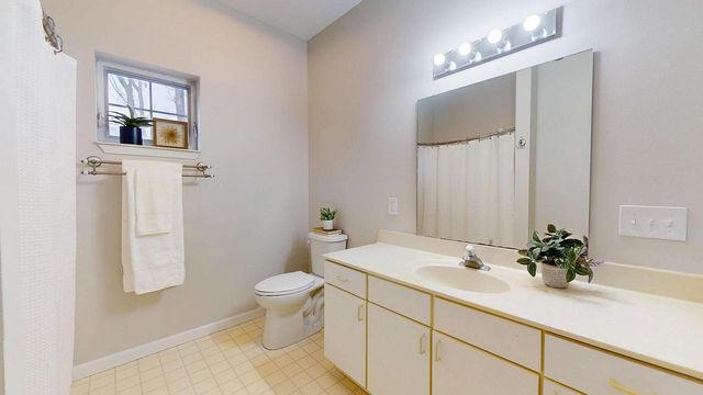 2831 Cimarron Trail, Madison, WI 53719