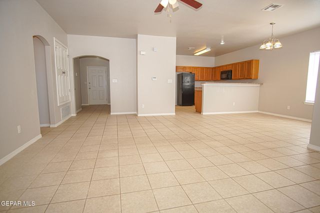 7160 MESQUITE TREE Lane, El Paso, TX 79934