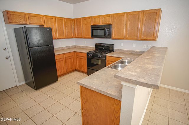 7160 MESQUITE TREE Lane, El Paso, TX 79934