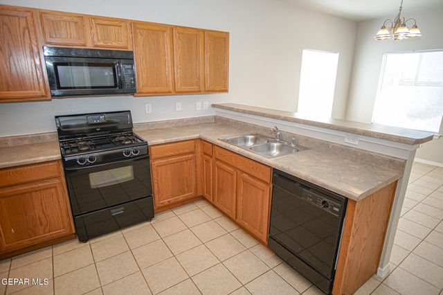 7160 MESQUITE TREE Lane, El Paso, TX 79934