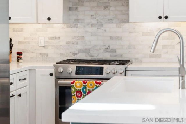 851 C Ave., Coronado, CA 92118