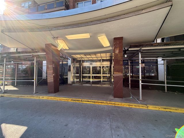 70-20 108 Street 14N, Forest Hills, NY 11375