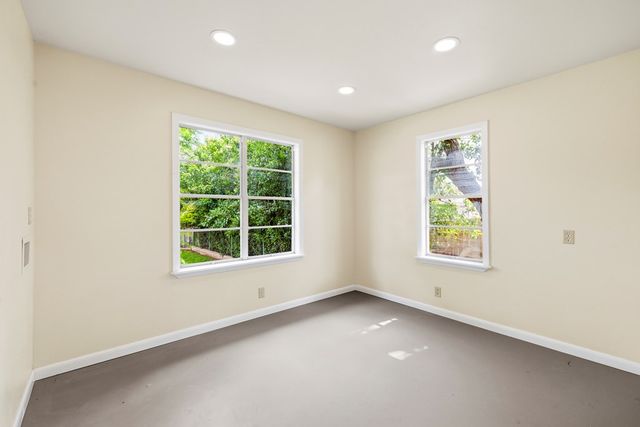 304 W Live Oak, Fredericksburg, TX 78624