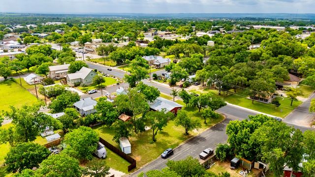 304 W Live Oak, Fredericksburg, TX 78624
