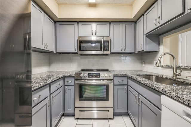 11002 Hammerly Boulevard 118, Houston, TX 77043