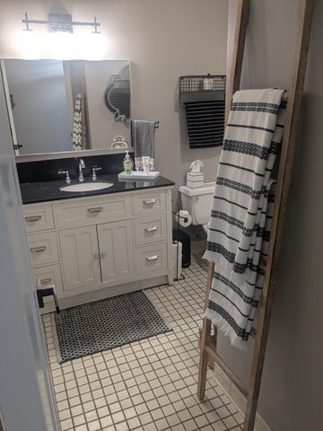 12603 Sherwood Place, Minnetonka, MN 55305