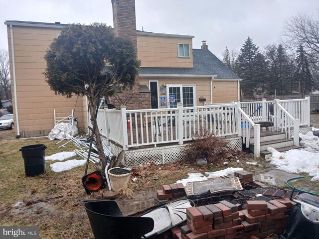 13 MEADOW LN, East Windsor, NJ 08520