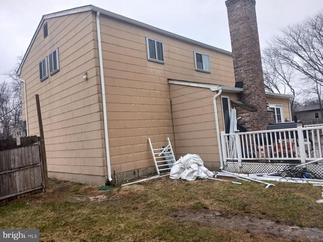 13 MEADOW LN, East Windsor, NJ 08520