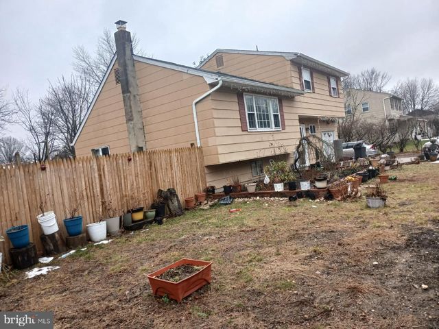 13 MEADOW LN, East Windsor, NJ 08520