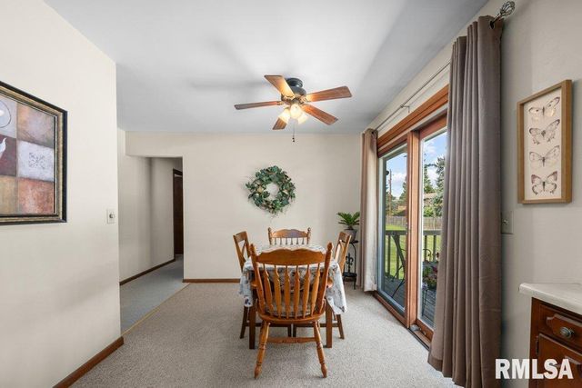 2236 W COLUMBIA Avenue, Davenport, IA 52804