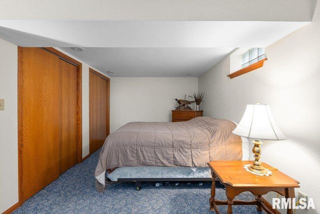 2236 W COLUMBIA Avenue, Davenport, IA 52804