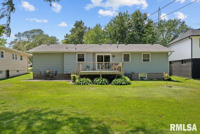 2236 W COLUMBIA Avenue, Davenport, IA 52804