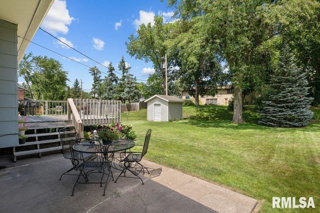 2236 W COLUMBIA Avenue, Davenport, IA 52804