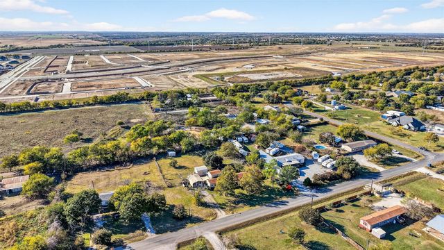 18008 Cindys Lane, Justin, TX 76247