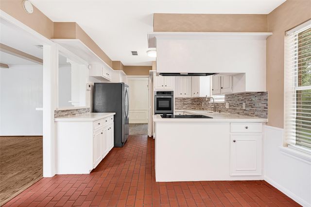 5702 Vestavia Drive, Houston, TX 77069