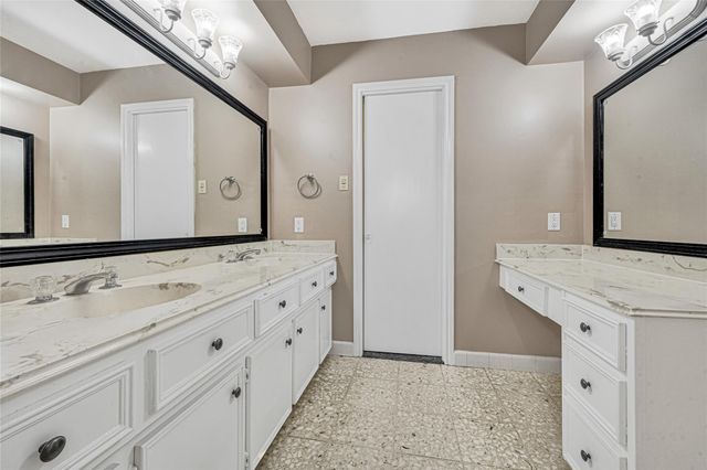 5702 Vestavia Drive, Houston, TX 77069