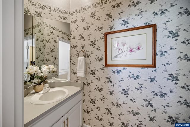 6727 River Springs Dr S, Salem, OR 97306