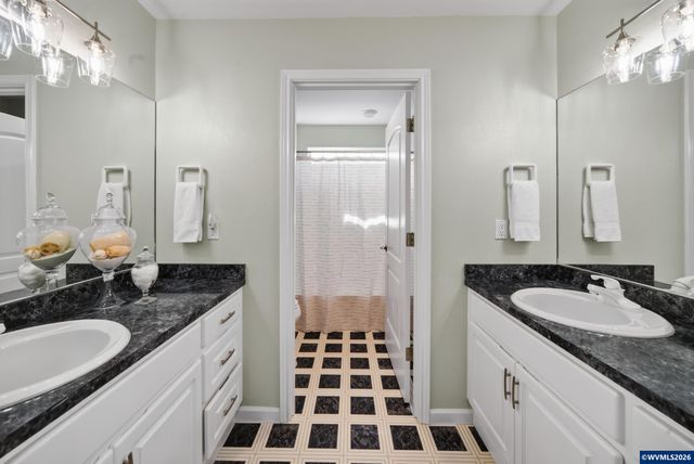 6727 River Springs Dr S, Salem, OR 97306