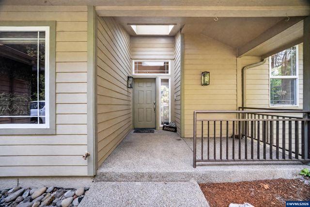 6727 River Springs Dr S, Salem, OR 97306