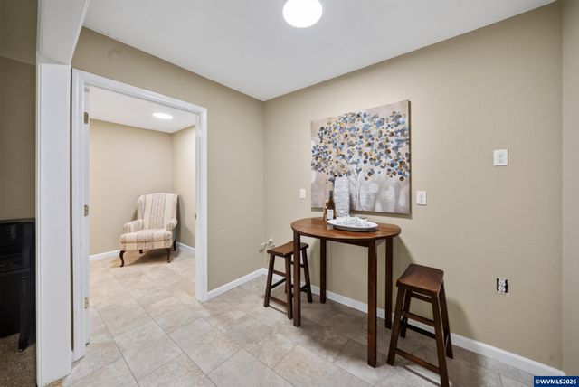 6727 River Springs Dr S, Salem, OR 97306